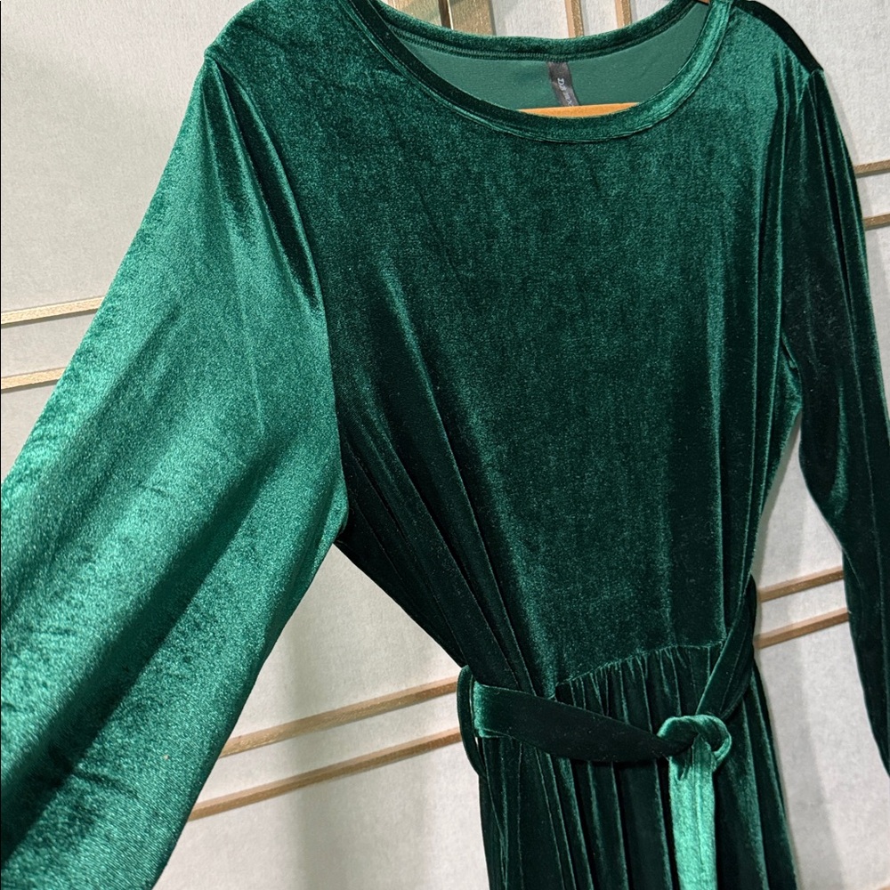 Elegant emerald green velvet maxi dress, XL